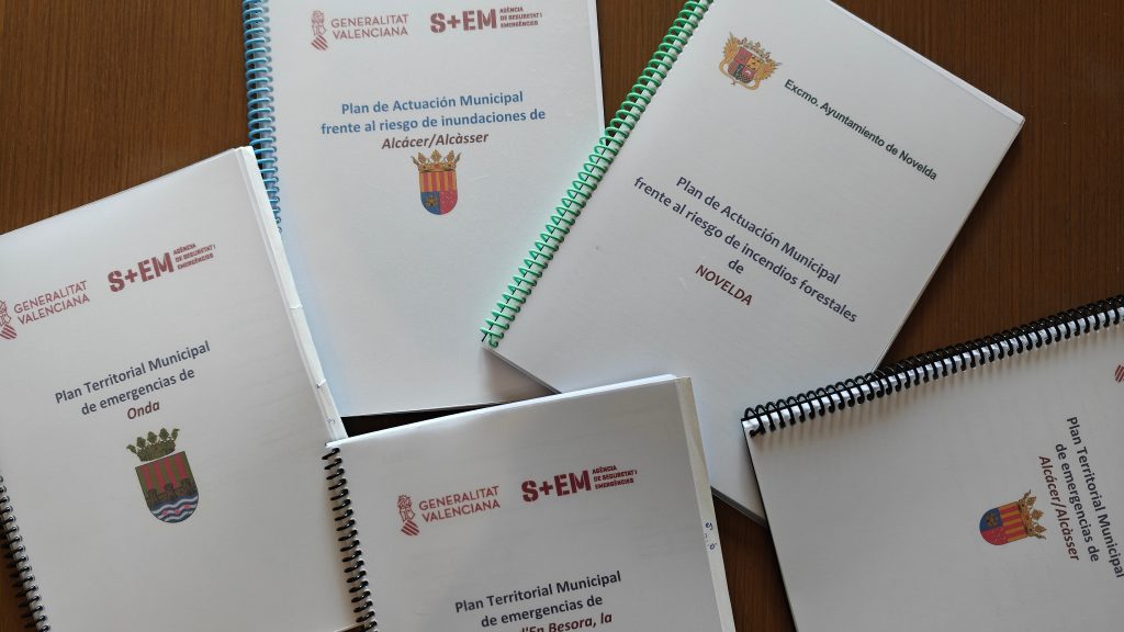 Ejemplares de planes municipales de emergencia y de actuación ante riesgos específicos